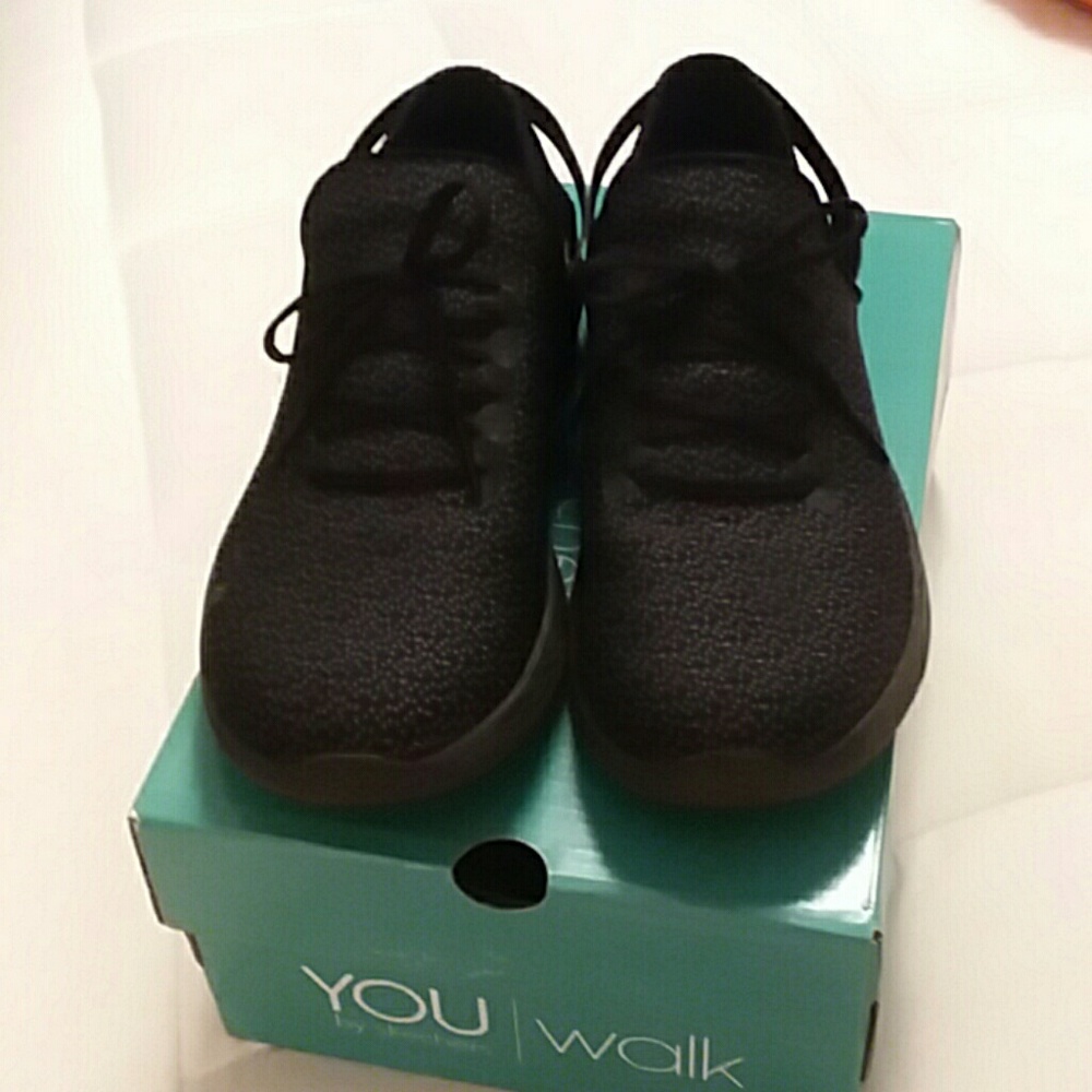 Women's black you walk skechers